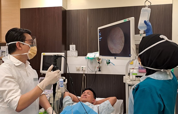  ​A patient undergoing a cystoscopy to test for bladder cancer (Credit-SGH) 