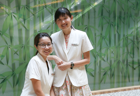  ​(L-R) Jane Wong, Senior Clinical Coordinator and Cindy Lau, Principal Clinical Coordinator from the ACP programme. 
