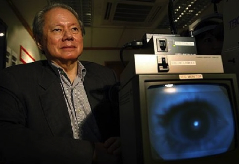  His books on ophthalmology were read by many students here.