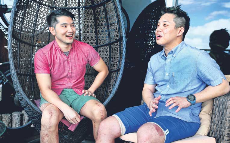 who underwent a long period of recovery after his accident in Phnom Penh, gave Mr Suen (right)
hope that he can also recover from his traumatic injuries and live life to the fullest.